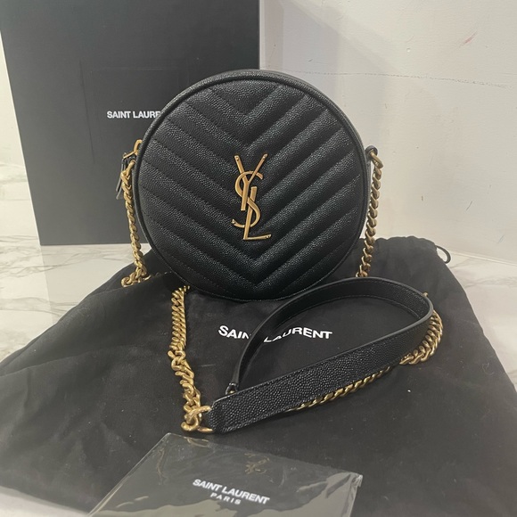 🚫⚠️ SOLD ⚠️🚫 Vinyle Round Quilted Leather Camera Bag (Black) - Picture 4 of 10